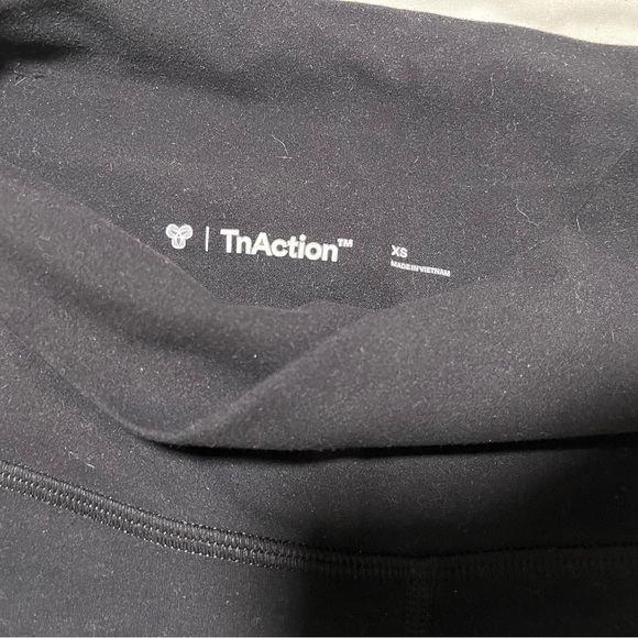 TNA 5” shorts BNWOT never worn i just bought in wrong length!! - Picture 3 of 4